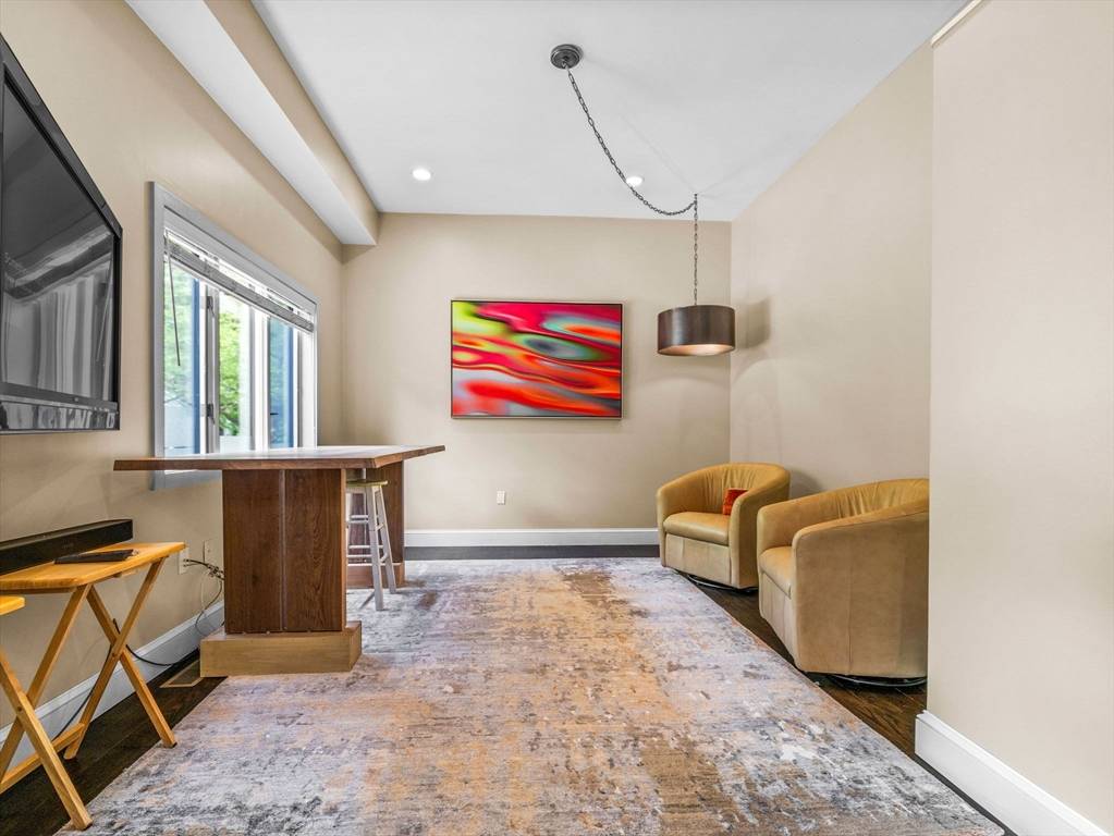 Brookline, MA 02467,2 Benjamin Place ##2