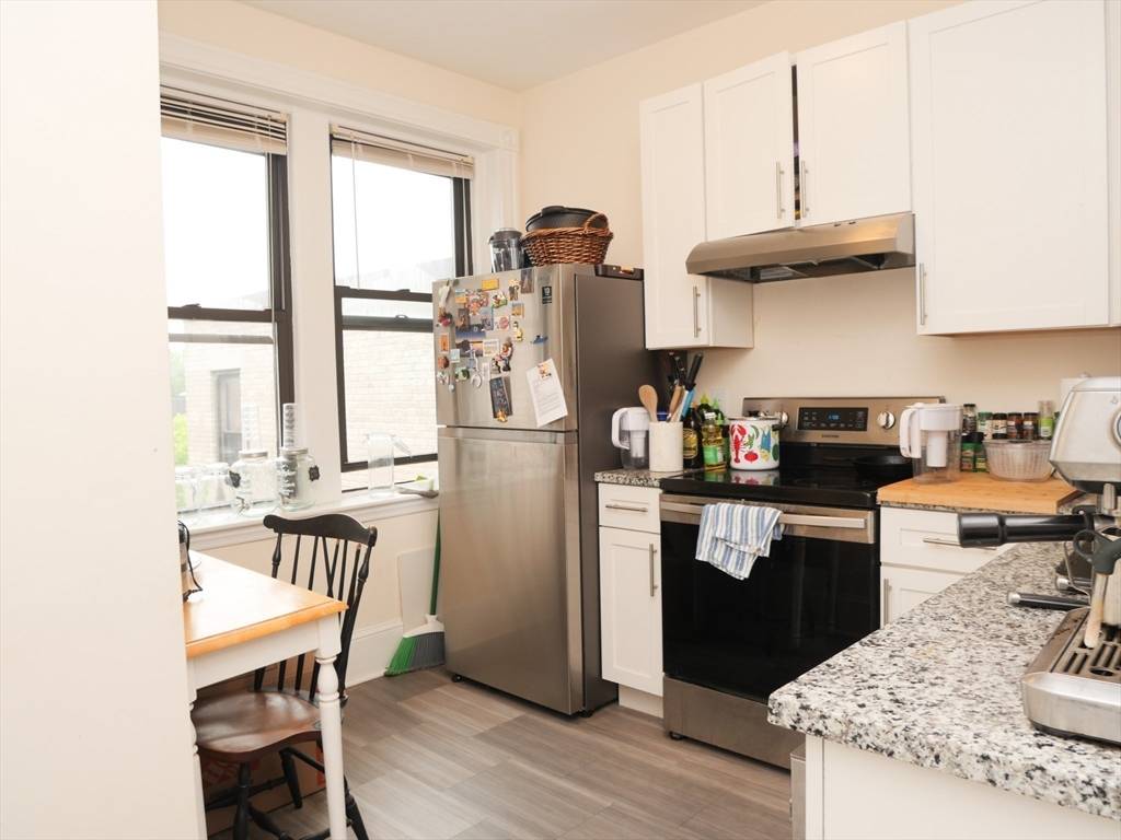 Brookline, MA 02446,229 Saint Paul St #5