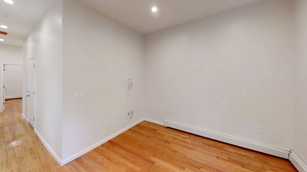 Boston, MA 02128,130 Putnam St #2