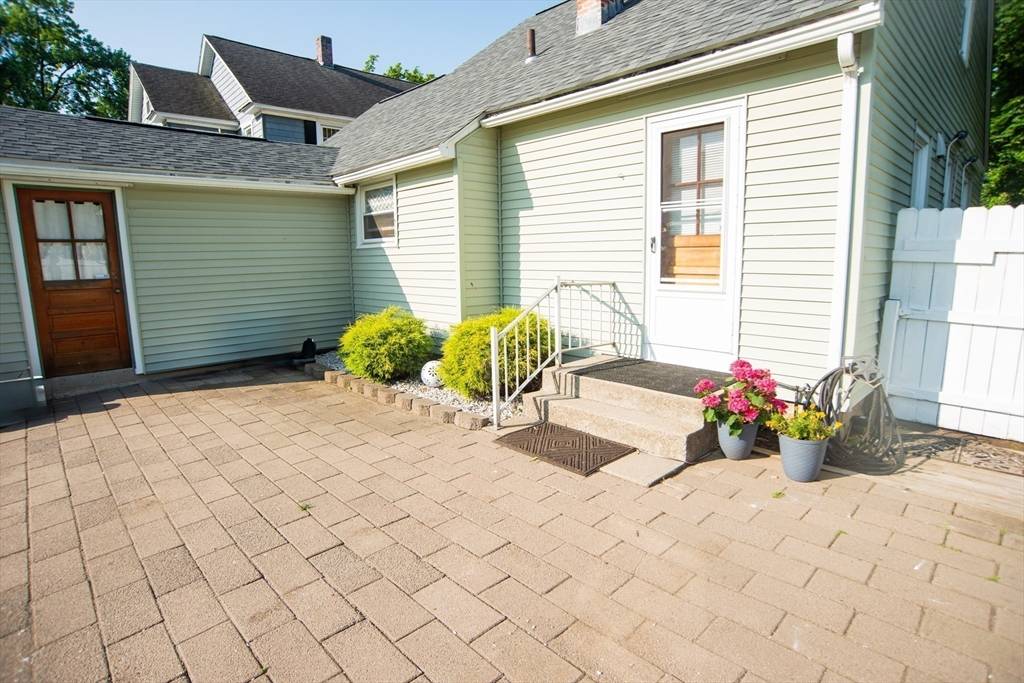 Springfield, MA 01104,33 Savoy Ave