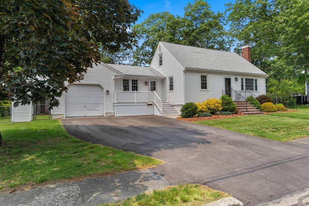 Rockland, MA 02370,139 Damon Rd