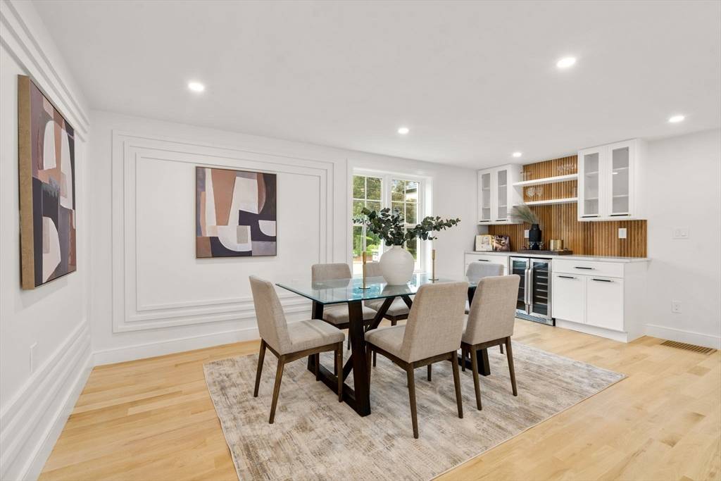 32 Deerfield Sharon, MA 02067