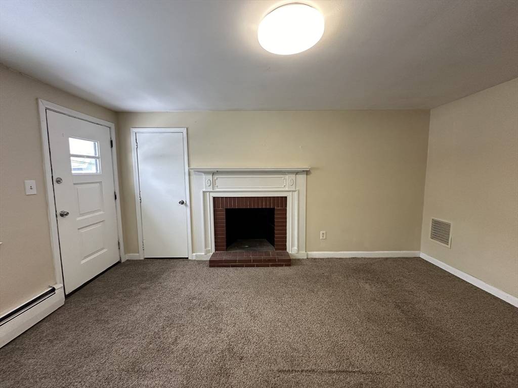 231 Moore St Lowell, MA 01852