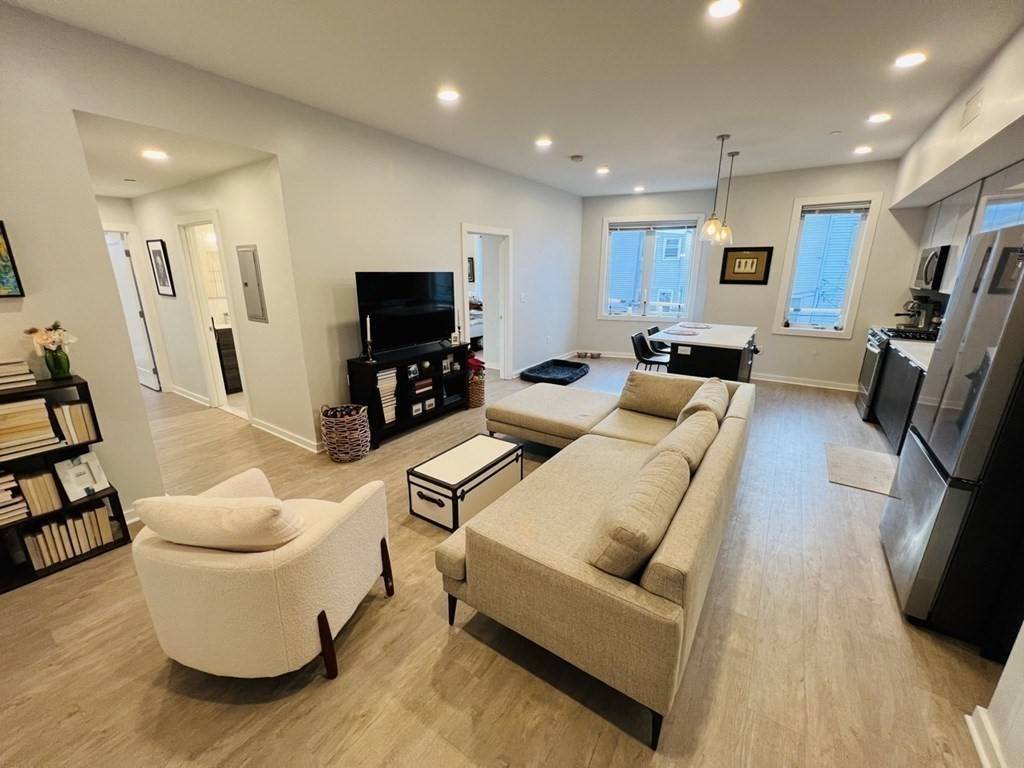 Somerville, MA 02143,14 Ward St. #306