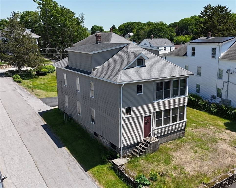 Webster, MA 01570,5 Hall St