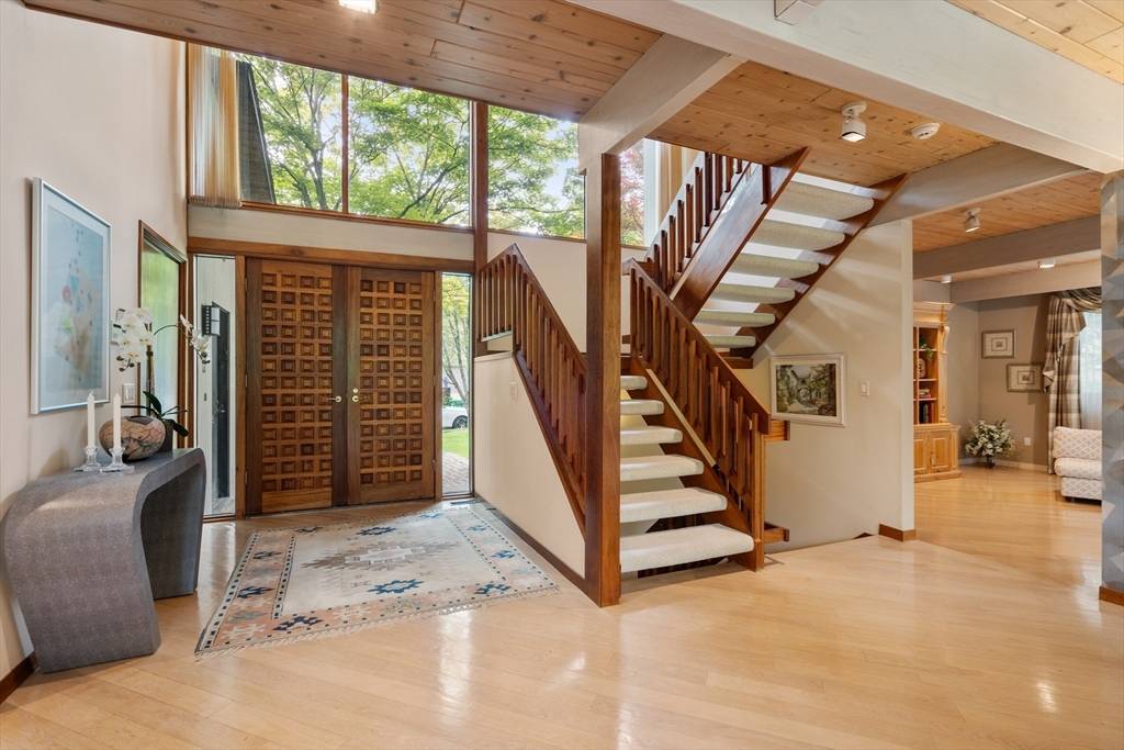 Newton, MA 02459,12 Laurus Ln