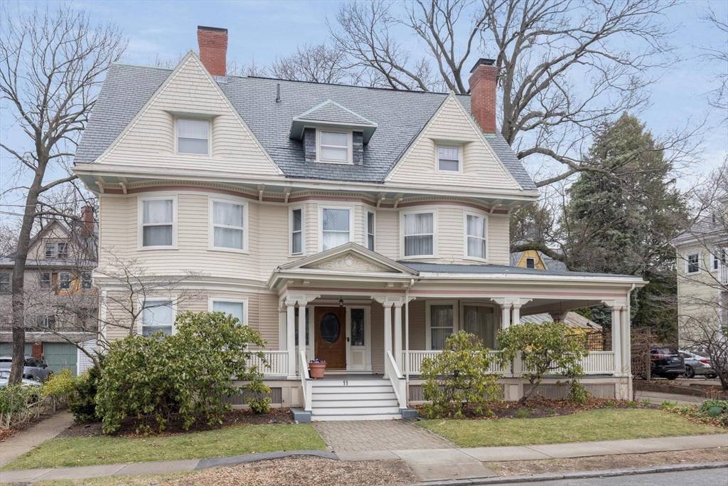 Brookline, MA 02446,11 Abbottsford Road