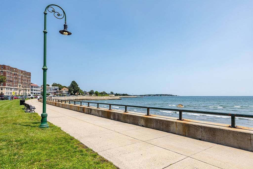 Lynn, MA 01902,300 Lynn Shore Dr #1007