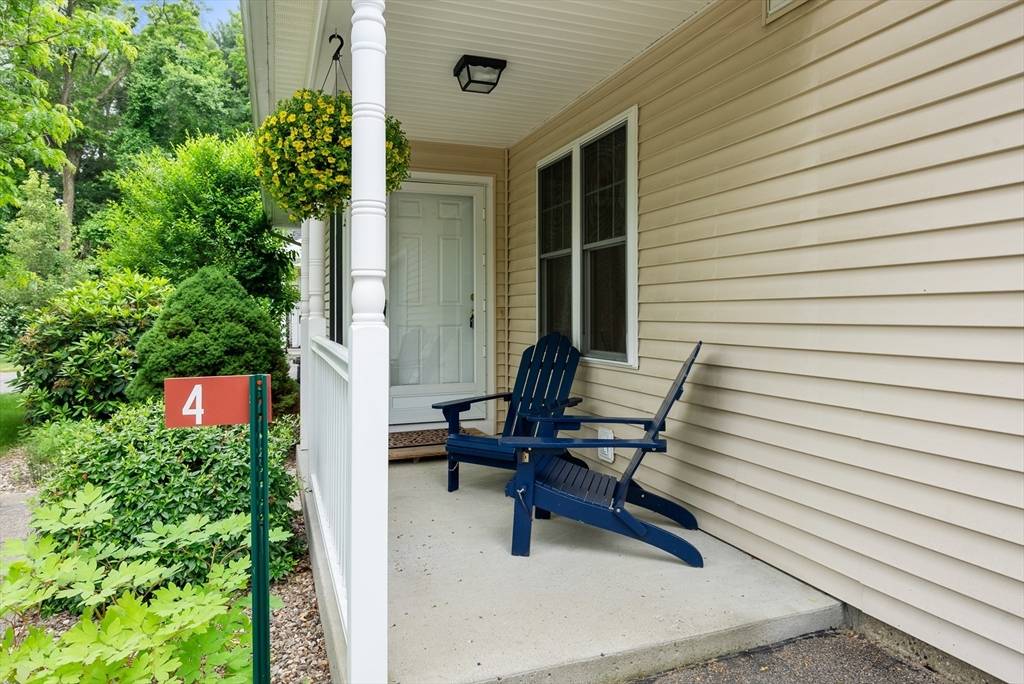 Southampton, MA 01073,22 Pomeroy Meadow Rd #4