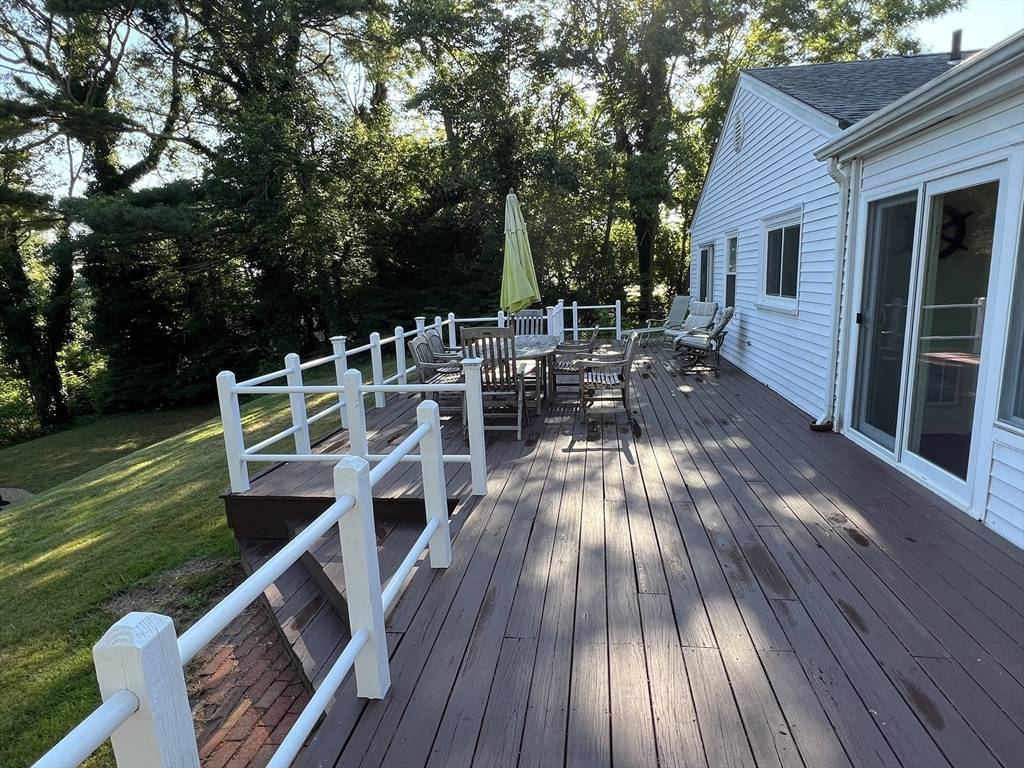 Bourne, MA 02532,1 Kerna Dr