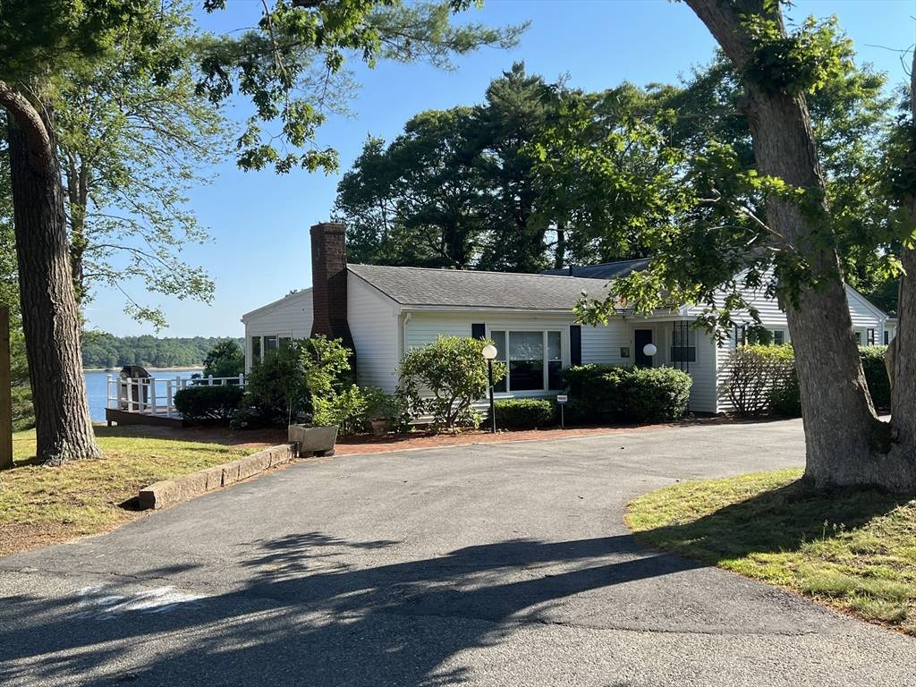 Bourne, MA 02532,1 Kerna Dr