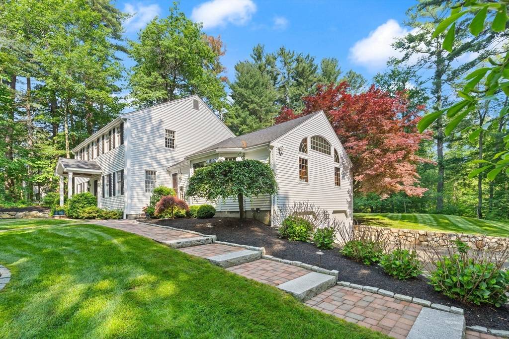 Lynnfield, MA 01940,8 Glen Dr