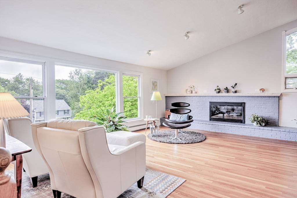 Winchester, MA 01890,19 Pilgrim Dr