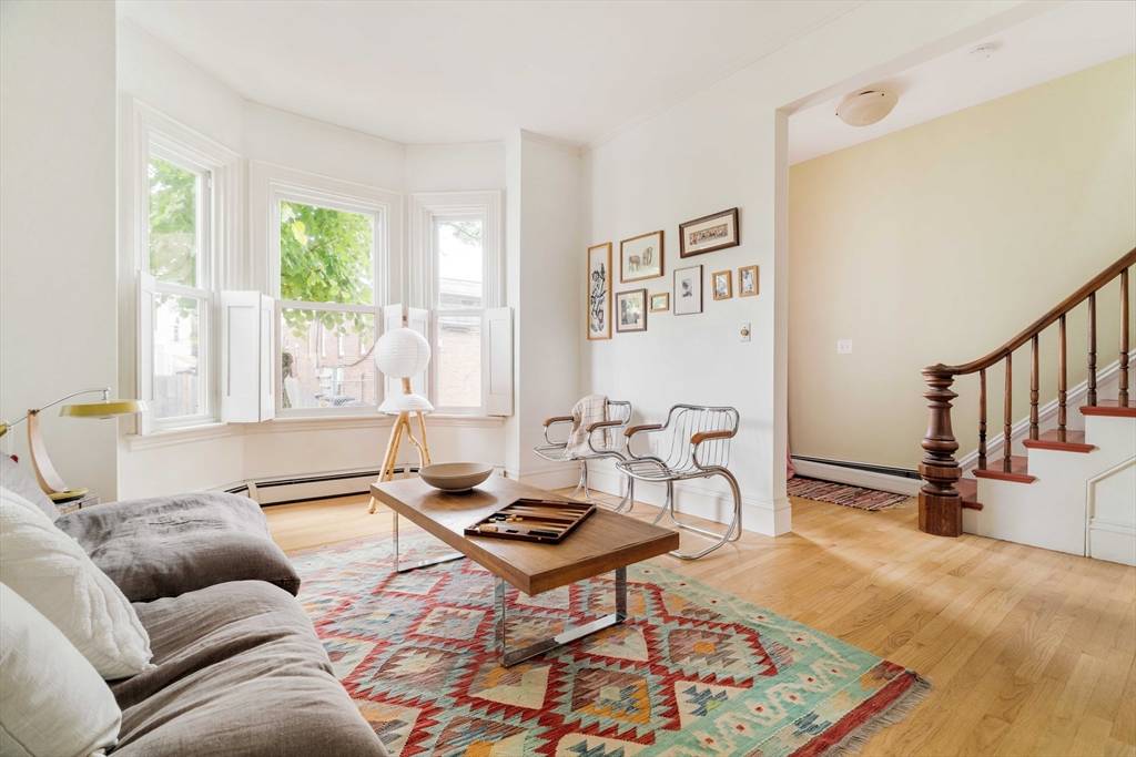 Cambridge, MA 02139,8 Oak Street #8