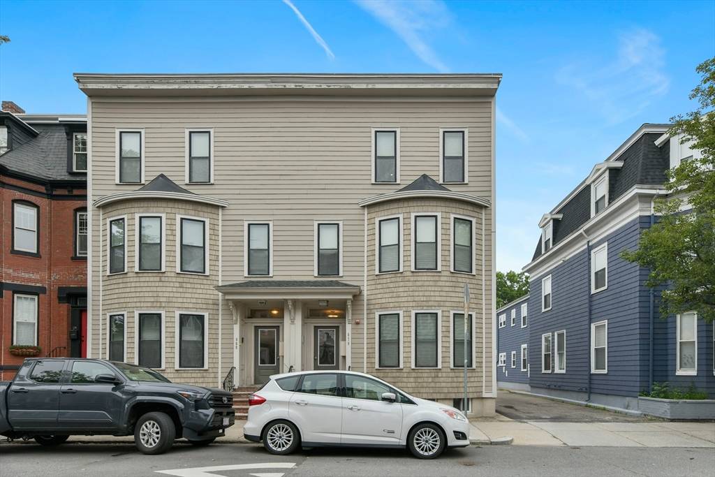 Boston, MA 02127,870 E 4th Street #1