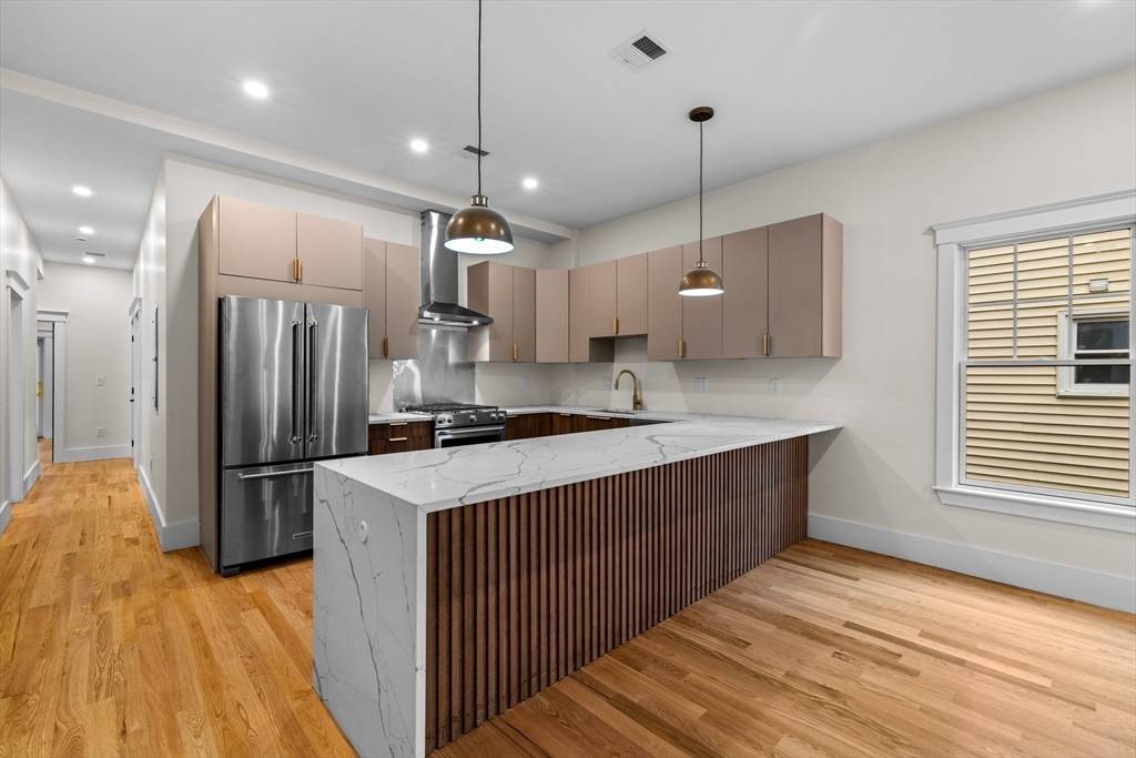 Brookline, MA 02445,59 Highland Road #59