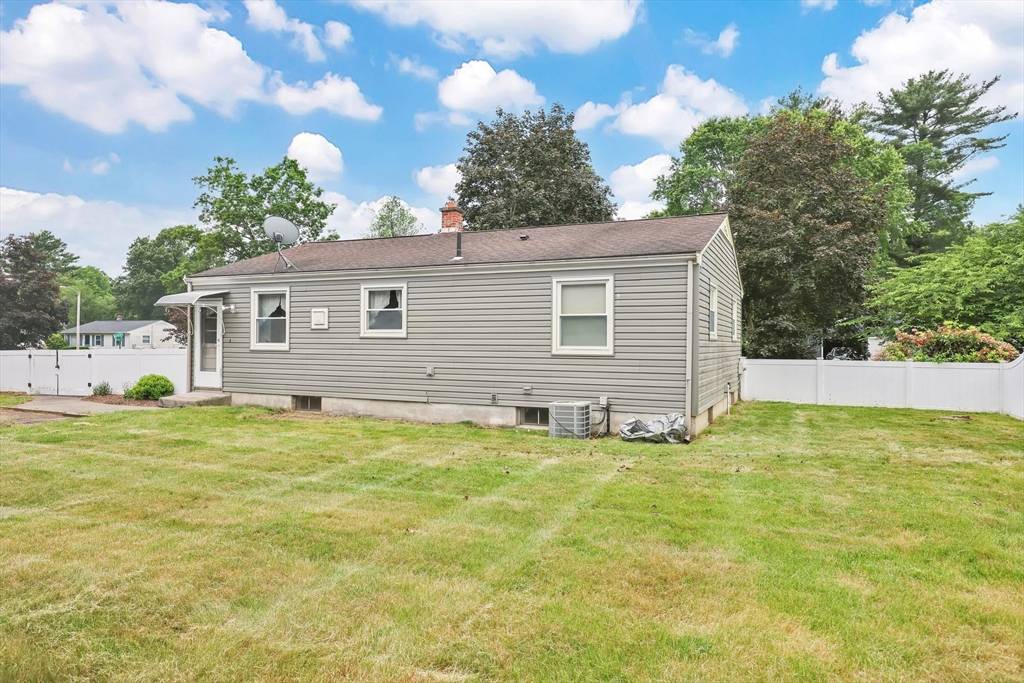 Springfield, MA 01128,49 Bamforth Rd
