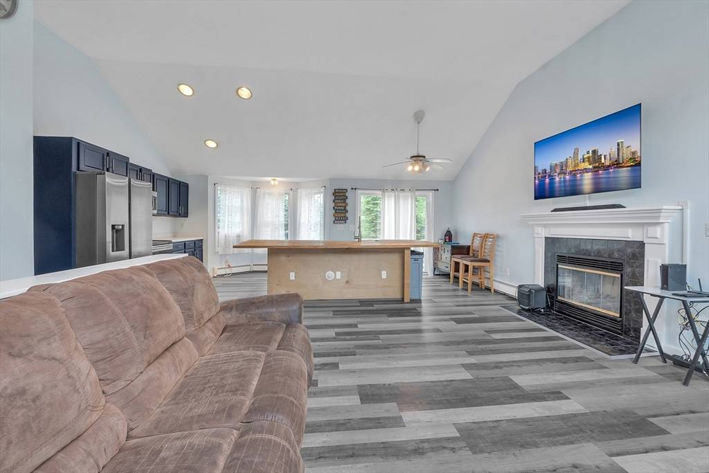 Leicester, MA 01542,2 Wendy Pl