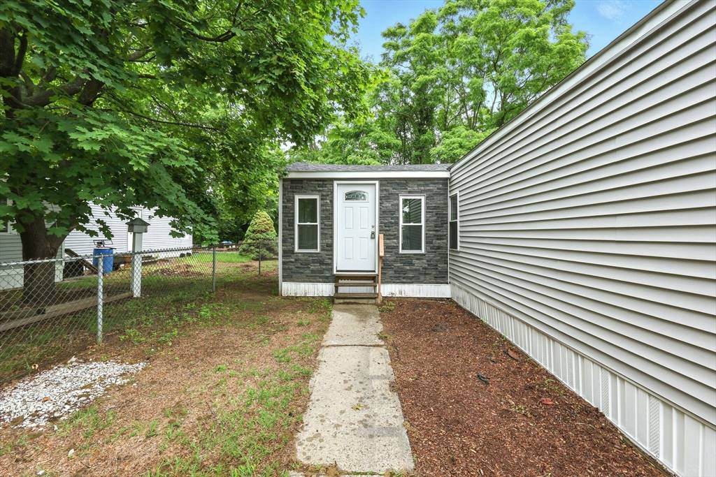 Chicopee, MA 01020,7 Nelligan