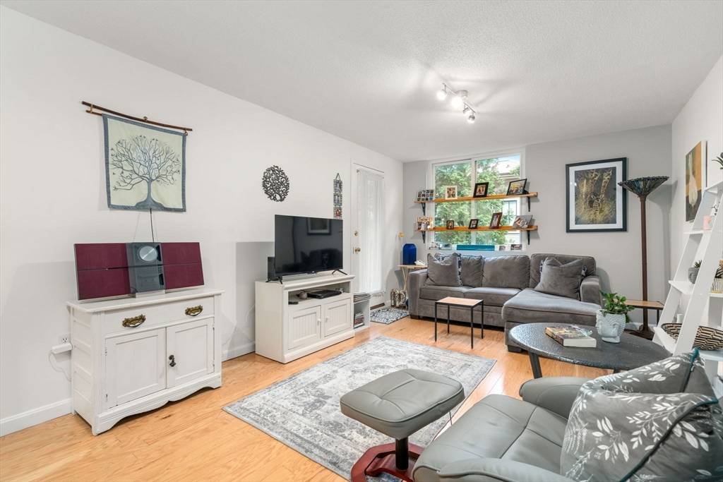 Cambridge, MA 02139,321 Harvard St #302