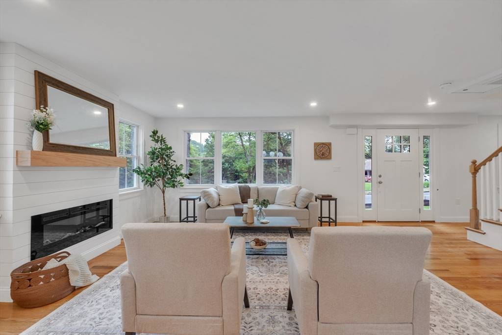 Westborough, MA 01581,29 Old Colony Dr