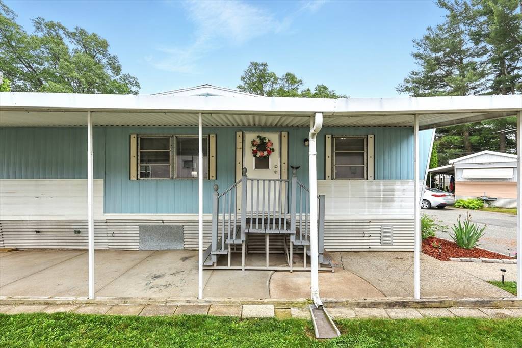 Westfield, MA 01085,404 Southwick Rd #32