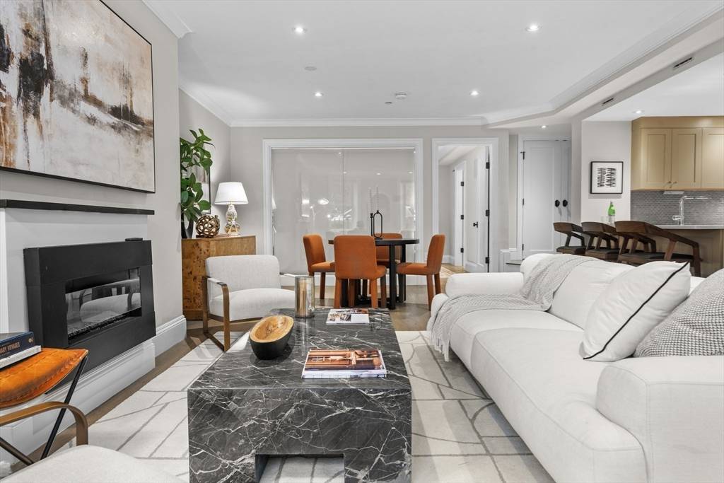 Boston, MA 02118,407 Shawmut Avenue #1