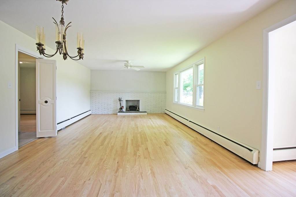 Millbury, MA 01527,27 Linda Ave