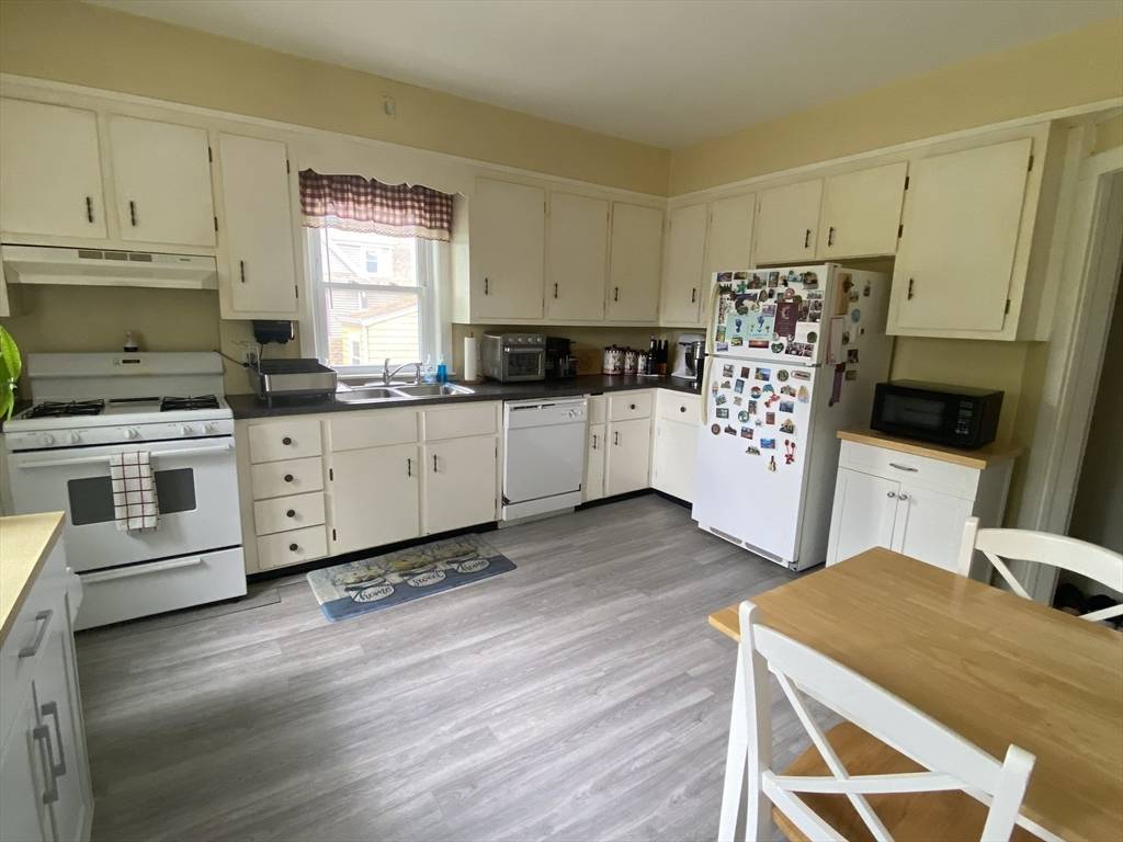 Melrose, MA 02176,434 Lebanon Street #2