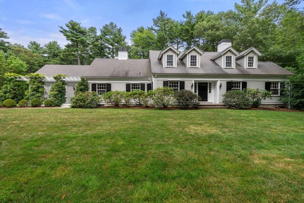 Westwood, MA 02090,45 Cedar Lane