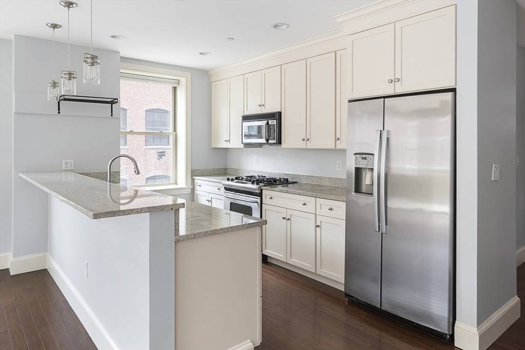 Beverly, MA 01915,116 Rantoul Street #109