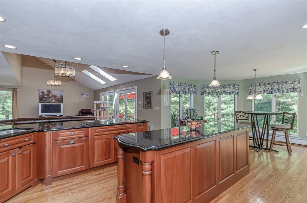 Mattapoisett, MA 02739,3 Riverside Dr