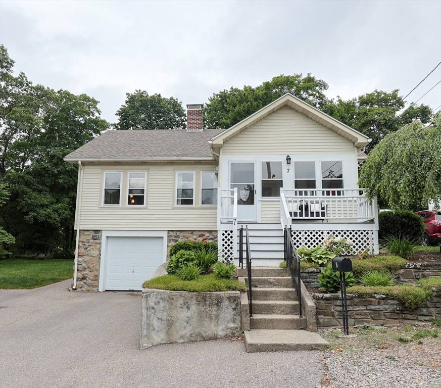Walpole, MA 02081,7 Mason St