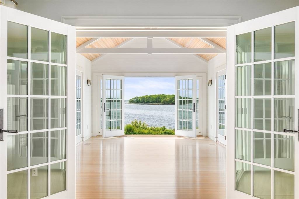 37 Glen Road Westport, MA 02790