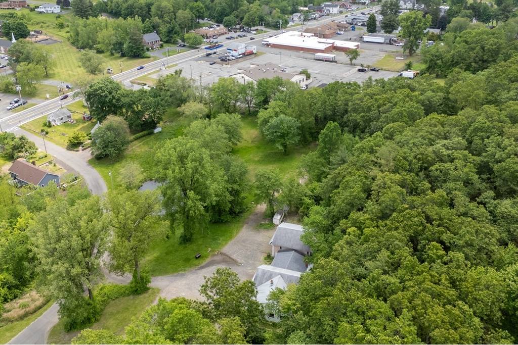 Southwick, MA 01077,5 Crescent Cir