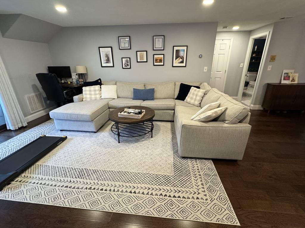 Medford, MA 02155,12 Ninth St #408