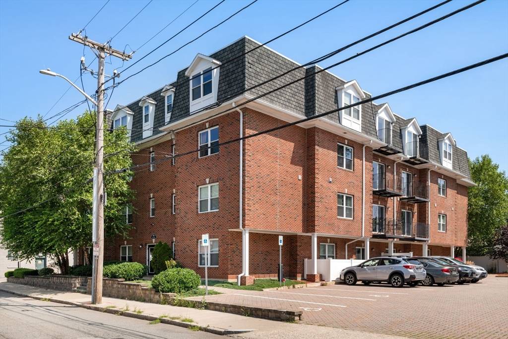 Medford, MA 02155,179 Park Street #202