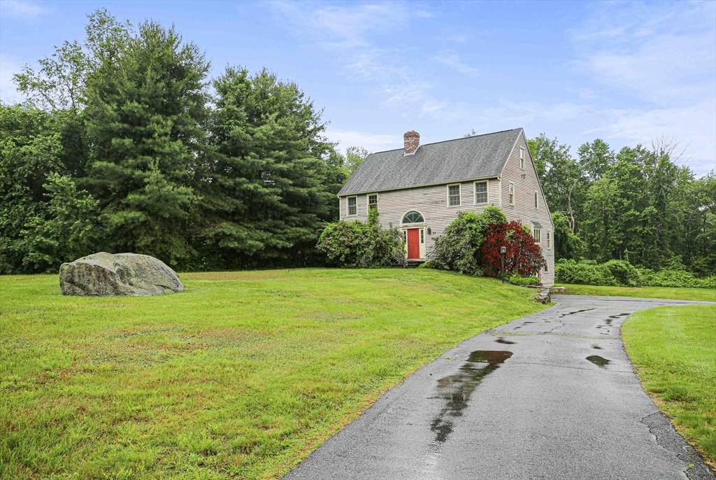Mendon, MA 01756,85 Hartford Ave W