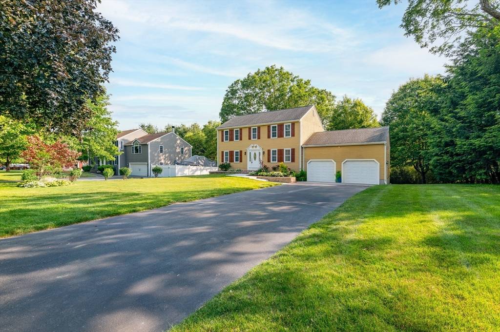 Norton, MA 02766,13 Laura Ln