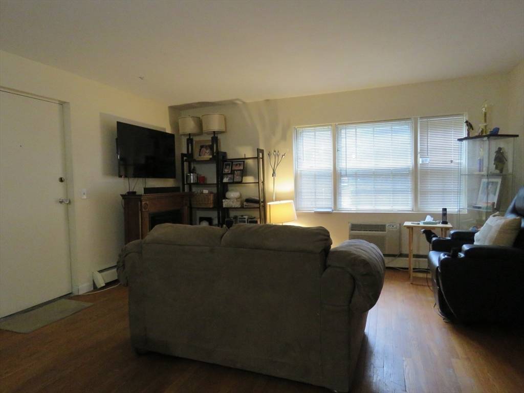 Quincy, MA 02169,766 Willard St #A4