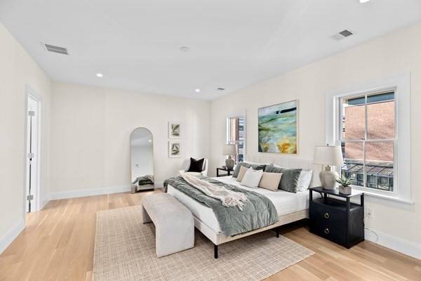32 Kingsbury St #1 Wellesley, MA 02481