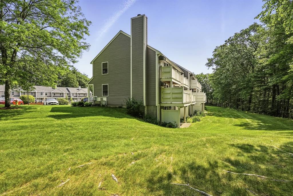 Leominster, MA 01453,205 Bayberry Hill Ln #205