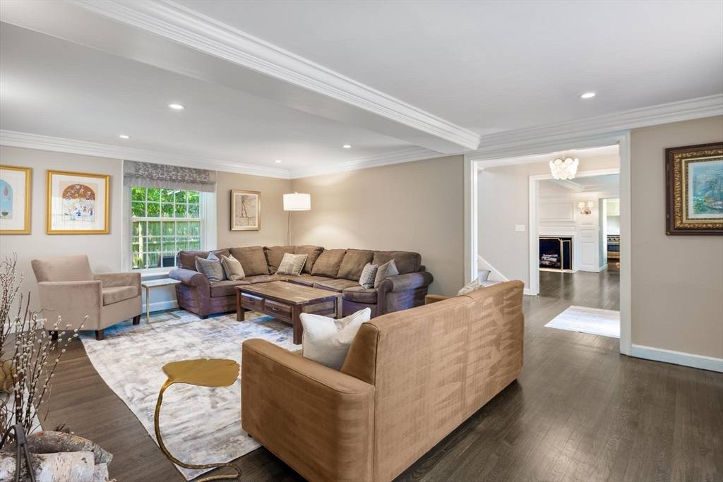 Newton, MA 02468,86 Waban Ave