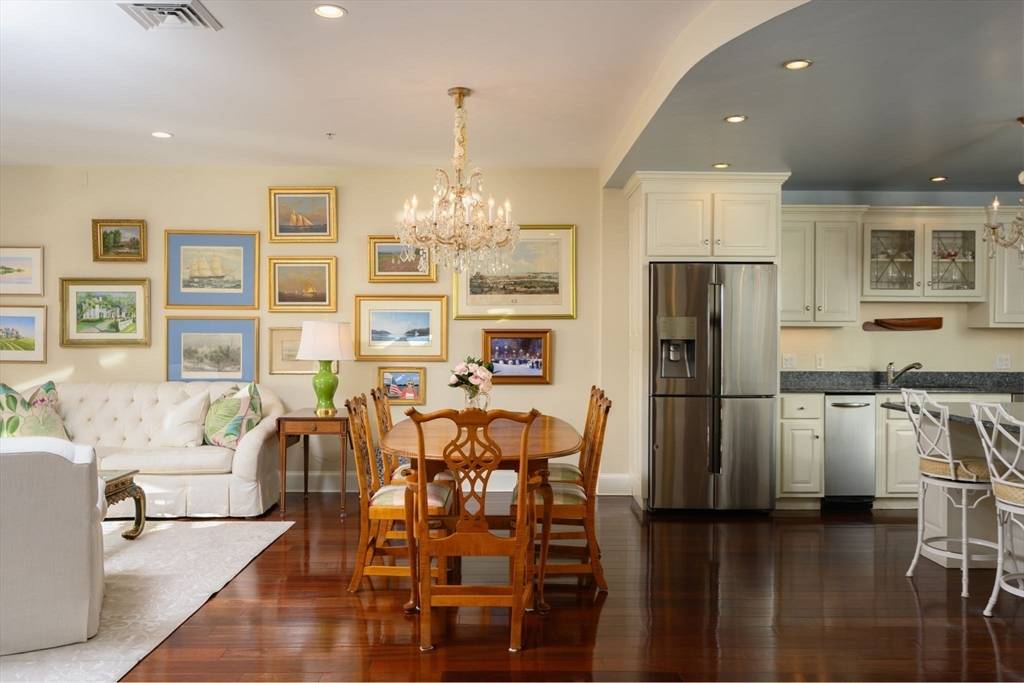 Hull, MA 02045,1 Longbeach Ave #302