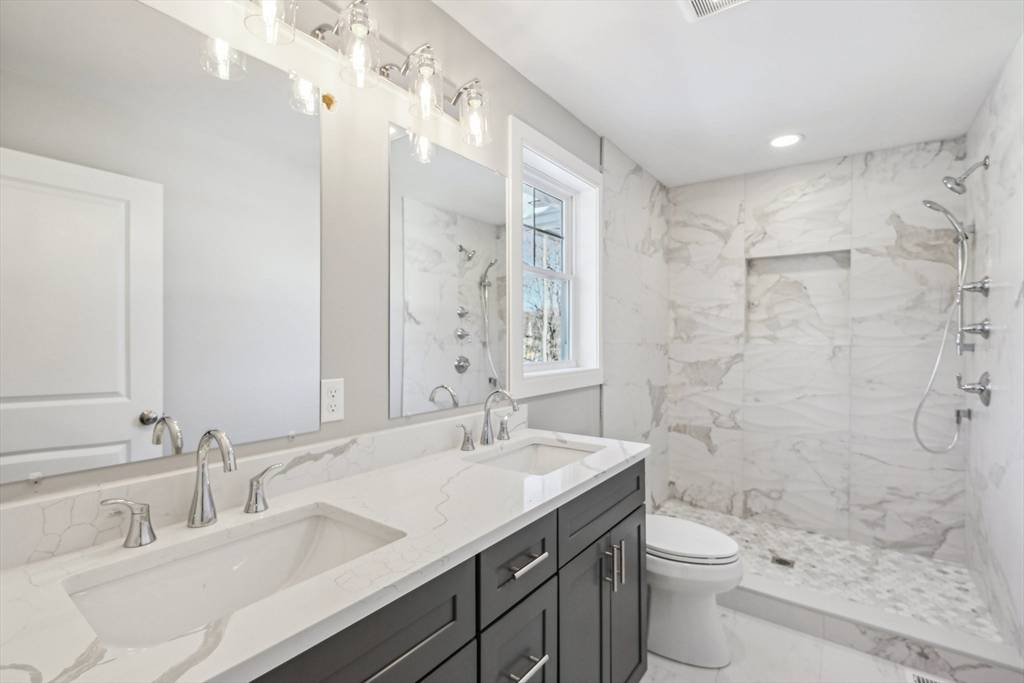 Wakefield, MA 01880,3 Hickory Hill #B