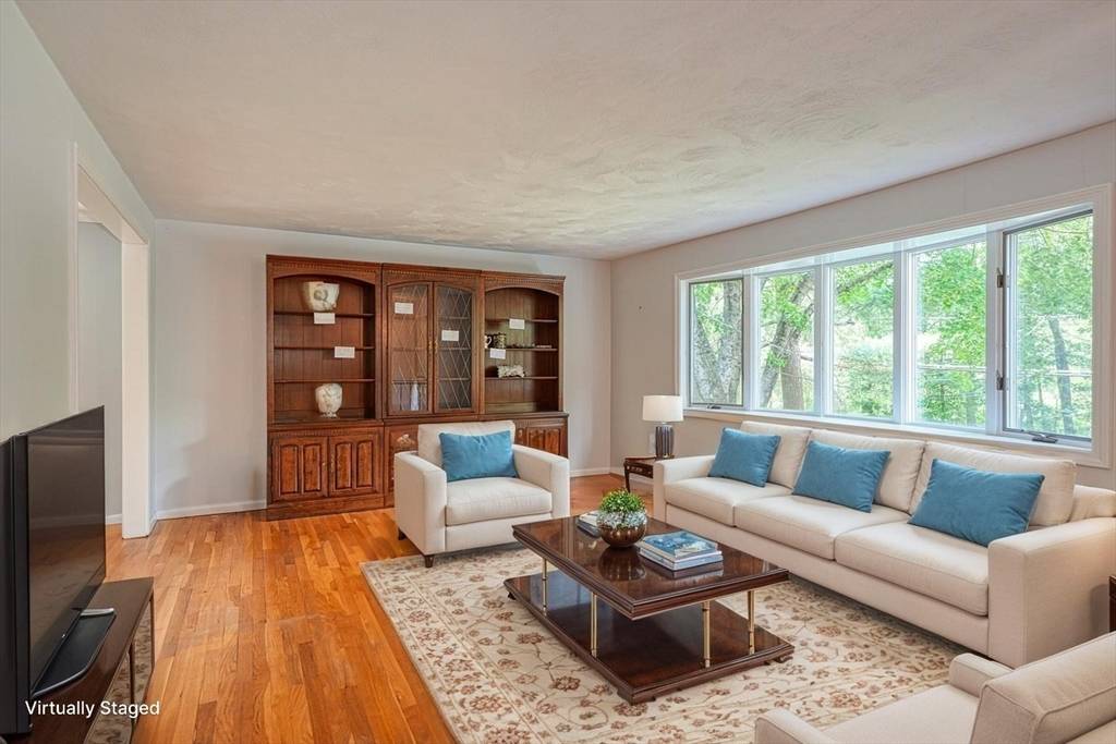 Northborough, MA 01532,14 Fay Ln