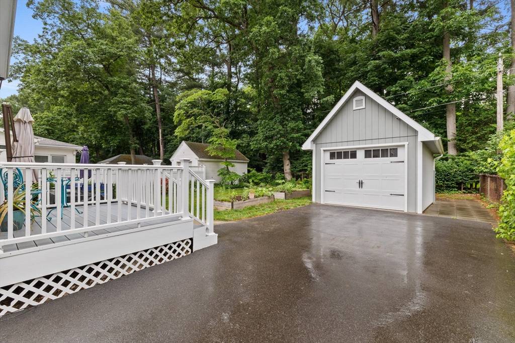 Longmeadow, MA 01106,60 Roseland Ter