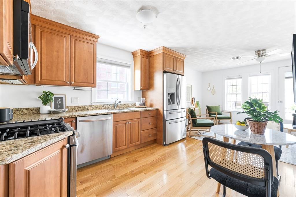 Somerville, MA 02145,25 Cross St #4