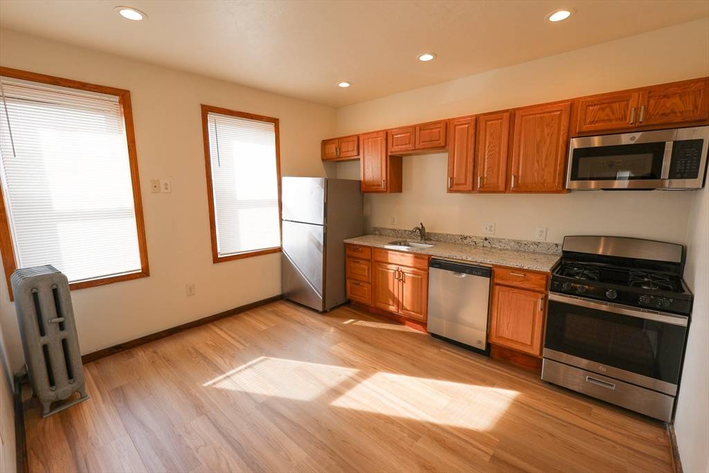 Boston, MA 02121,100 Seaver Street #12B