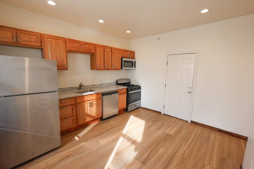 Boston, MA 02121,100 Seaver Street #12B